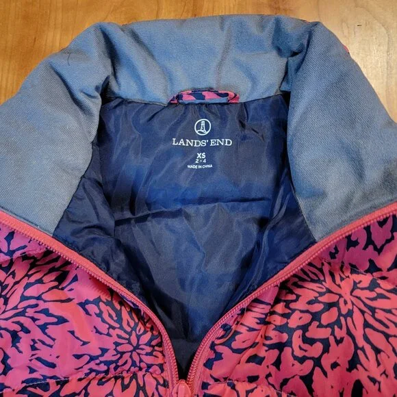 Lands' End Women's Coral and Navy Floral Down Full Zip Puffer Vest - XS - Picture 7 of 9